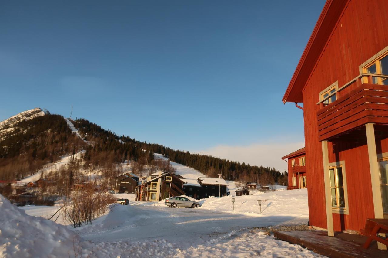 Funaesdalsporten Roeda Husen Funaesdalen ภายนอก รูปภาพ